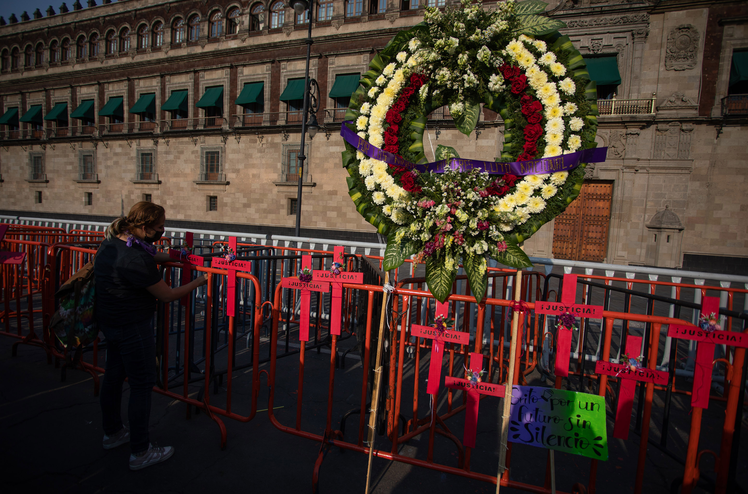 Meksika’da kadınlar kadın cinayetlerini protesto etti